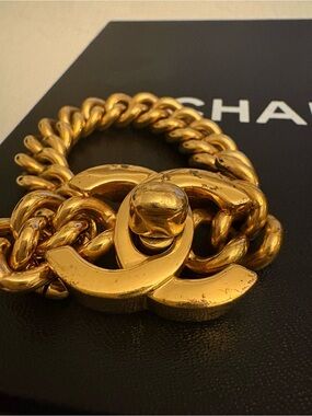 Vintage Chanel 1995 CC Turnlock Gold Chunky Curb Chain Bracelet